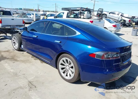 2016 Tesla Model S 60/70/75/85 z USA, uszkodzony, nr VIN 5YJSA1E19GF146955